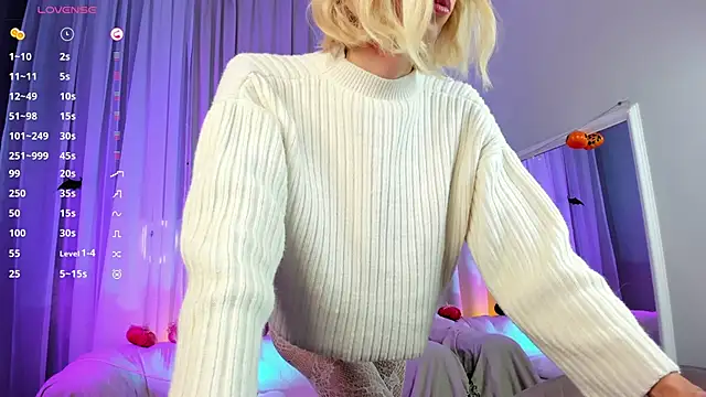 Snapshot of Lettie_brooks chatting on 10/27/25, 10:30 Lettie brooks online show from 10/27/25, 10:30