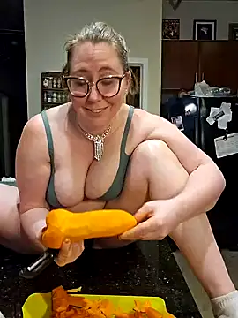 Snapshot of littlelustlamb chatting on 12/06/24, 10:08 littlelustlamb online show from 12/06/24, 10:08