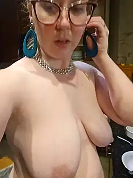 Snapshot of littlelustlamb chatting on 03/10/25, 09:51 littlelustlamb online show from 03/10/25, 09:51