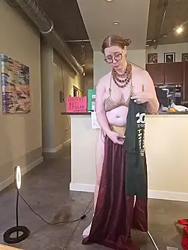 Snapshot of littlelustlamb chatting on 09/18/25, 06:32 littlelustlamb online show from 09/18/25, 06:32