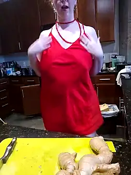 Snapshot of littlelustlamb chatting on 10/09/25, 06:28 littlelustlamb online show from 10/09/25, 06:28