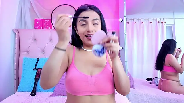 Snapshot of Emma_collins23 chatting on 03/27/26, 02:39 Emma collins23 online show from 03/27/26, 02:39