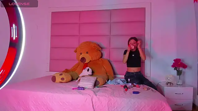 little-Emma online show from 02/26/25, 03:10