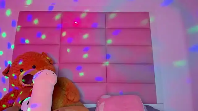 little-Emma online show from 03/22/25, 03:09