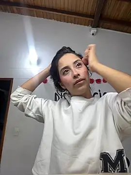 little-Emma online show from 09/19/25, 02:46