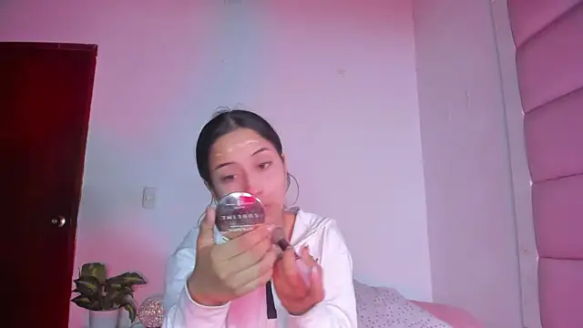 little-Emma online show from 10/01/25, 03:12