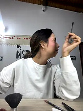 little-Emma online show from 10/10/25, 02:54