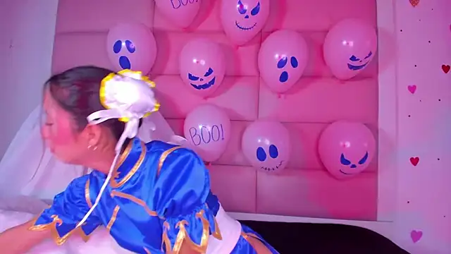 little-Emma online show from 10/12/25, 03:16