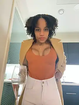 Black Dolll online show from 12/31/24, 10:34