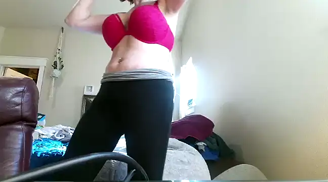 Snapshot of MonroeLoves chatting on 03/18/25, 10:48 MonroeLoves online show from 03/18/25, 10:48