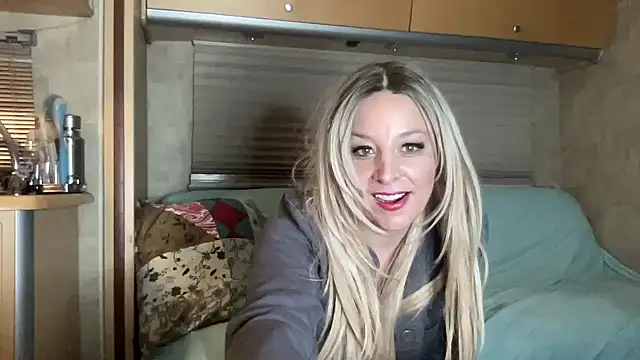 MonroeLoves online show from 12/15/25, 05:01