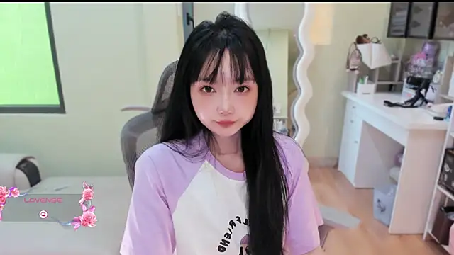 Snapshot of Nery_Asian chatting on 06/27/26, 07:46 Nery Asian online show from 06/27/26, 07:46