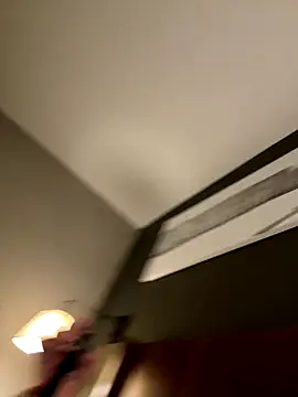 Snapshot of itsdaddi2u chatting on 12/14/25, 06:08 itsdaddi2u online show from 12/14/25, 06:08