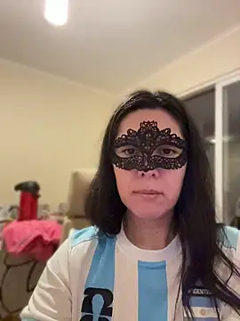Reinacatchile online show from 07/04/26, 01:45