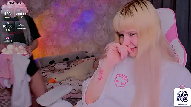 Snapshot of Milia_Parker chatting on 03/07/26, 08:17 Milia Parker online show from 03/07/26, 08:17