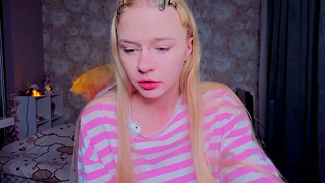 Snapshot of Milia_Parker chatting on 03/23/26, 12:58 Milia Parker online show from 03/23/26, 12:58