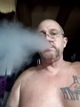 Snapshot of FKHoward chatting on 04/15/26, 12:12 FKHoward online show from 04/15/26, 12:12