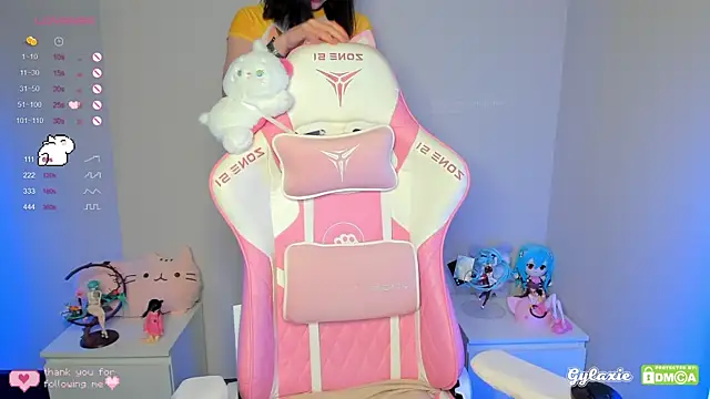 Snapshot of Gylaxie chatting on 12/06/24, 01:00 Gylaxie online show from 12/06/24, 01:00