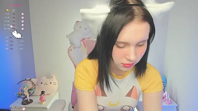 Snapshot of Gylaxie chatting on 12/12/24, 10:02 Gylaxie online show from 12/12/24, 10:02