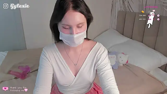 Snapshot of Gylaxie chatting on 10/07/25, 09:39 Gylaxie online show from 10/07/25, 09:39