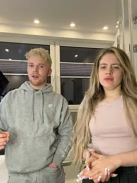 Snapshot of NickyGold_Official chatting on 02/25/25, 09:02 NickyGold Official online show from 02/25/25, 09:02