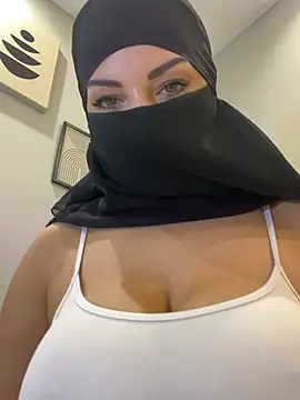 Snapshot of Amberonee31 chatting on 02/13/26, 09:11 Amberonee31 online show from 02/13/26, 09:11