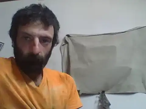 Snapshot of BigPeter6987 chatting on 12/14/24, 03:25 BigPeter6987 online show from 12/14/24, 03:25