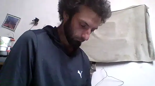 Snapshot of BigPeter6987 chatting on 12/26/24, 01:18 BigPeter6987 online show from 12/26/24, 01:18