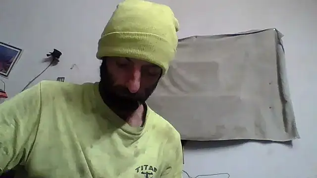 Snapshot of BigPeter6987 chatting on 01/13/25, 07:00 BigPeter6987 online show from 01/13/25, 07:00