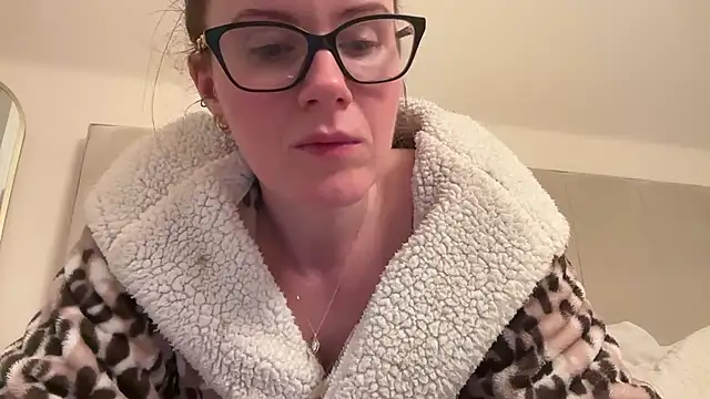 redheadrosie69 online show from 01/08/26, 07:27