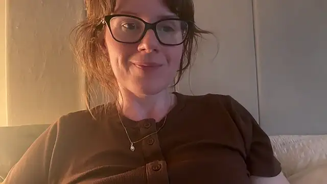 Snapshot of redheadrosie69 chatting on 05/05/26, 07:11 redheadrosie69 online show from 05/05/26, 07:11