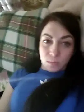 NikaXBerry online show from 02/02/25, 12:02