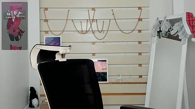 Josephine Kiss online show from 01/15/25, 11:30