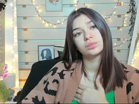 Josephine Kiss online show from 12/19/25, 01:29