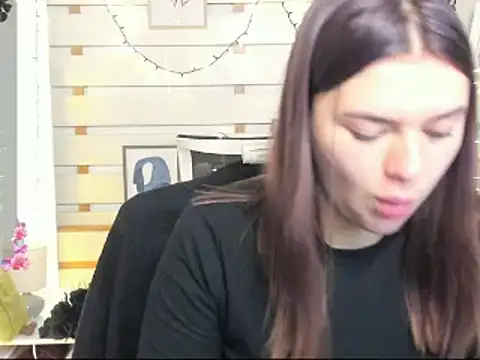 Josephine Kiss online show from 12/22/25, 08:11