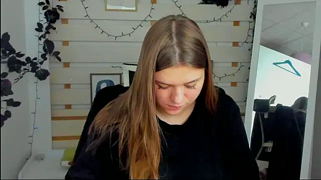 Josephine Kiss online show from 04/11/26, 07:24