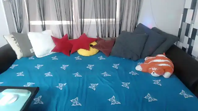 NycolleSweet37 online show from 12/20/25, 11:17