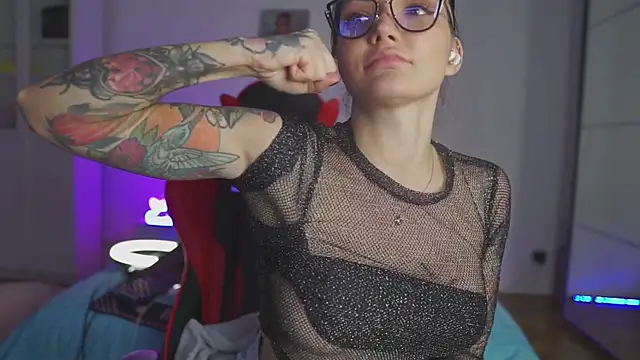 Lady3Holes online show from 12/10/24, 05:22