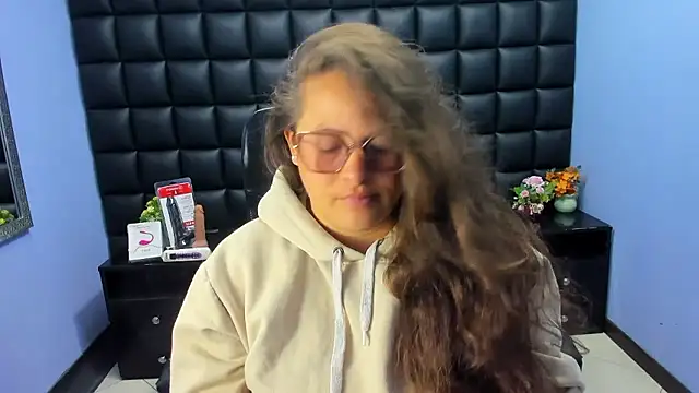 SaraThomso online show from 01/09/26, 02:42