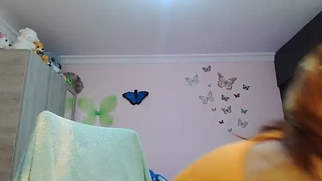 caroline jonson online show from 11/14/25, 08:29