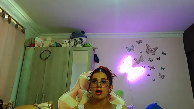 Snapshot of caroline_jonson chatting on 04/26/26, 05:10 caroline jonson online show from 04/26/26, 05:10