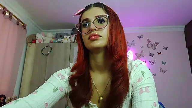 Snapshot of caroline_jonson chatting on 06/05/26, 01:17 caroline jonson online show from 06/05/26, 01:17