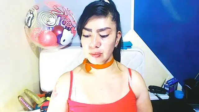 Snapshot of luisahott chatting on 04/14/26, 05:41 luisahott online show from 04/14/26, 05:41