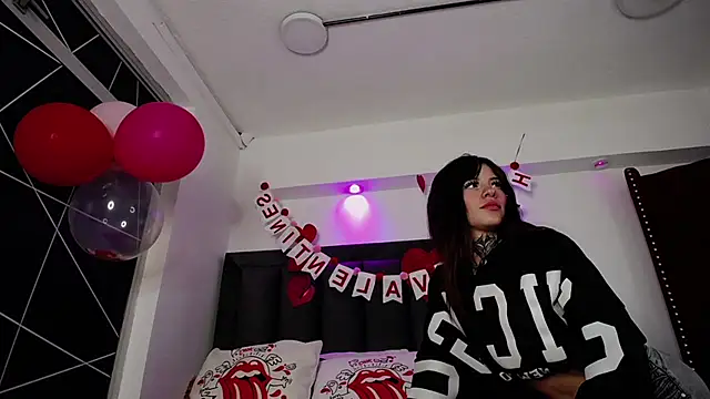 Snapshot of Tifanny_Sweett chatting on 02/13/25, 04:32 Tifanny Sweett online show from 02/13/25, 04:32