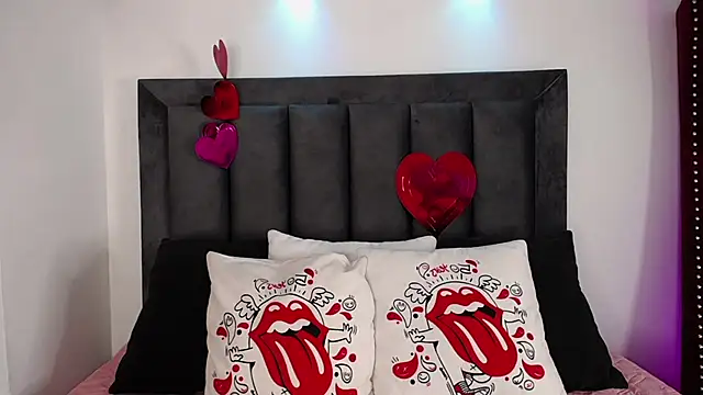 Snapshot of Tifanny_Sweett chatting on 02/20/25, 05:23 Tifanny Sweett online show from 02/20/25, 05:23