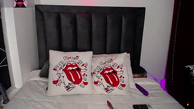 Snapshot of Tifanny_Sweett chatting on 02/28/25, 07:48 Tifanny Sweett online show from 02/28/25, 07:48