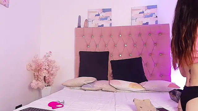 Snapshot of Tifanny_Sweett chatting on 09/24/25, 01:58 Tifanny Sweett online show from 09/24/25, 01:58