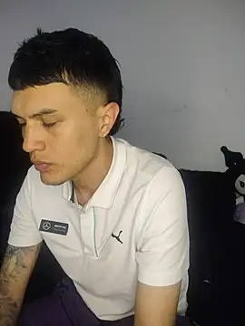 Snapshot of Tifanny_Sweett chatting on 10/31/25, 12:44 Tifanny Sweett online show from 10/31/25, 12:44