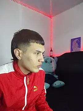 Snapshot of Tifanny_Sweett chatting on 11/16/25, 02:28 Tifanny Sweett online show from 11/16/25, 02:28