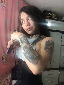 Snapshot of Tifanny_Sweett chatting on 04/11/26, 05:01 Tifanny Sweett online show from 04/11/26, 05:01